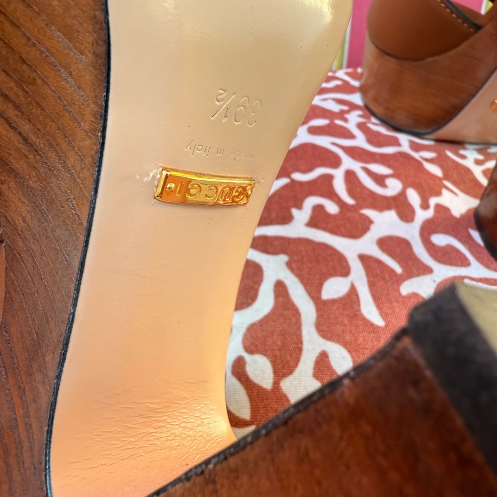 Gucci Interlocking G  Platform Logo Sandals - Picture 4 of 9